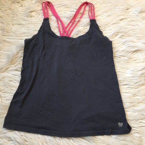 Open-Back Workout Top - Picture 2 of 4